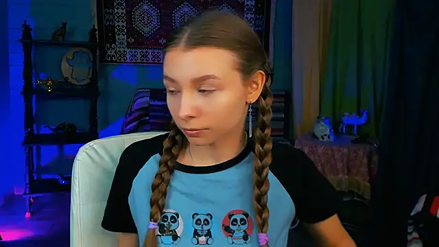 Snapshot of JulieDaniel chatting on September 15, 2025, 4:13 am JulieDaniel online show from September 15, 2025, 4:13 am