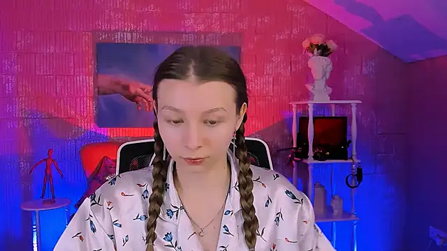 Snapshot of JulieDaniel chatting on November 24, 2025, 8:25 am JulieDaniel online show from November 24, 2025, 8:25 am