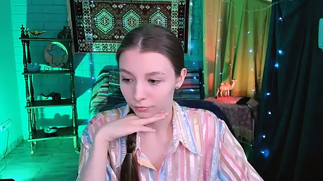 JulieDaniel online show from April 3, 2026, 4:19 am