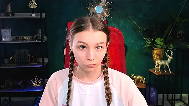 Snapshot of JulieDaniel chatting on November 10, 2025, 8:41 am JulieDaniel online show from November 10, 2025, 8:41 am