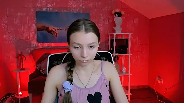 Snapshot of JulieDaniel chatting on March 5, 2026, 8:33 am JulieDaniel online show from March 5, 2026, 8:33 am