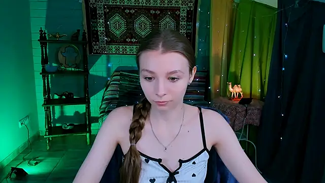 JulieDaniel online show from June 2, 2026, 8:03 am