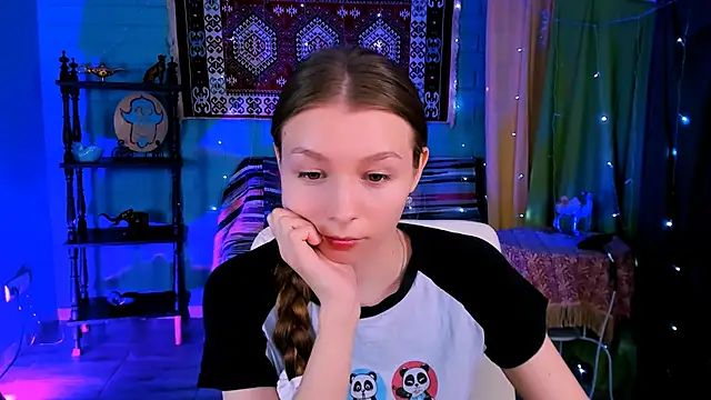 Snapshot of JulieDaniel chatting on March 2, 2026, 7:26 am JulieDaniel online show from March 2, 2026, 7:26 am