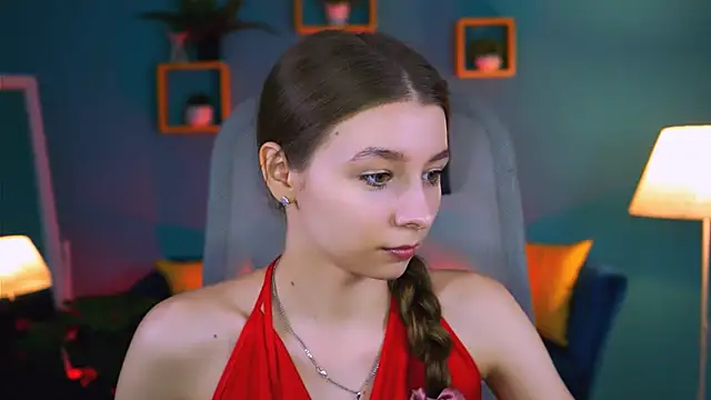 Snapshot of JulieDaniel chatting on October 28, 2025, 4:24 am JulieDaniel online show from October 28, 2025, 4:24 am