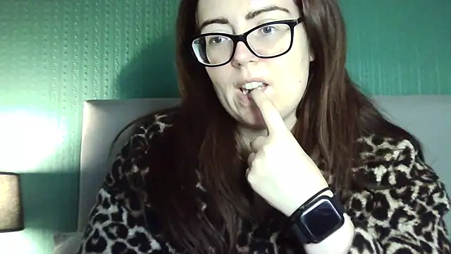 Snapshot of Curvy-BellaX chatting on October 1, 2025, 2:43 pm Curvy-BellaX online show from October 1, 2025, 2:43 pm