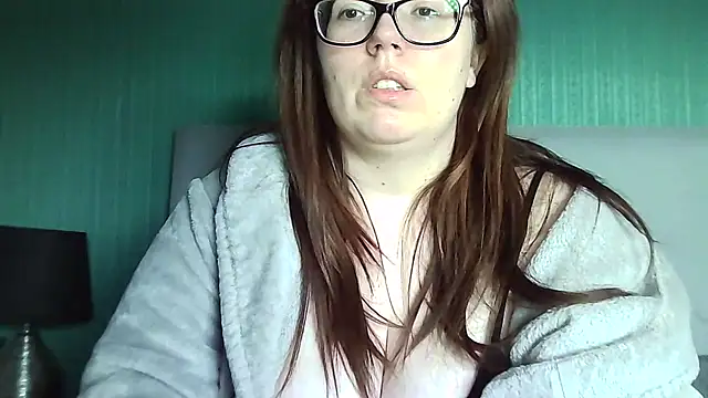 Snapshot of Curvy-BellaX chatting on October 23, 2025, 8:46 am Curvy-BellaX online show from October 23, 2025, 8:46 am