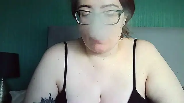 Snapshot of Curvy-BellaX chatting on September 14, 2025, 10:26 am Curvy-BellaX online show from September 14, 2025, 10:26 am