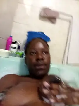 DarkBerryDiamond255 online show from October 1, 2025, 5:28 pm