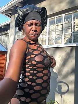 DarkBerryDiamond255 online show from June 30, 2026, 1:55 pm