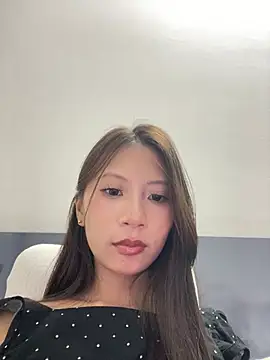 Snapshot of Lil-Gi chatting on July 15, 2026, 6:04 pm Lil-Gi online show from July 15, 2026, 6:04 pm