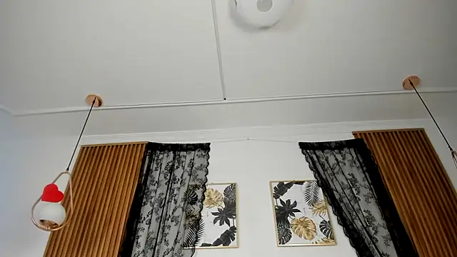 NicolWhite online show from March 2, 2026, 12:56 pm