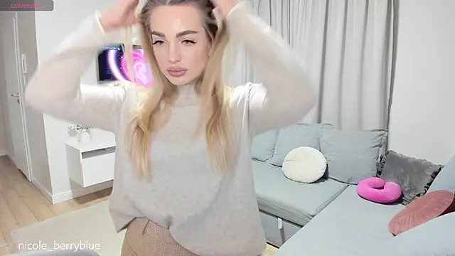 Snapshot of nicole_blueberry chatting on October 19, 2025, 4:21 pm nicole blueberry online show from October 19, 2025, 4:21 pm