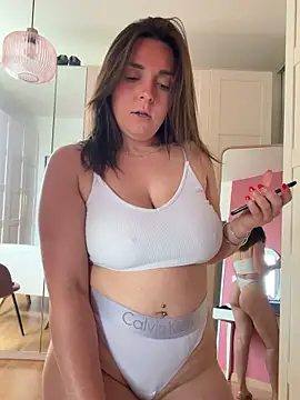 chloedlm5 online show from May 13, 2026, 8:54 am