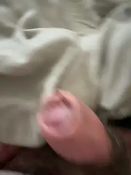 Snapshot of slicksdick25 chatting on April 6, 2026, 2:18 pm slicksdick25 online show from April 6, 2026, 2:18 pm