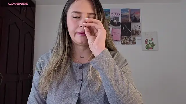 Veronika  Winslow  online show from February 24, 2026, 4:52 pm