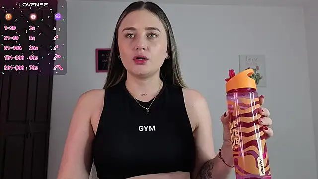 Snapshot of Veronika__Winslow_ chatting on November 2, 2025, 4:06 am Veronika Winslow online show from November 2, 2025, 4:06 am