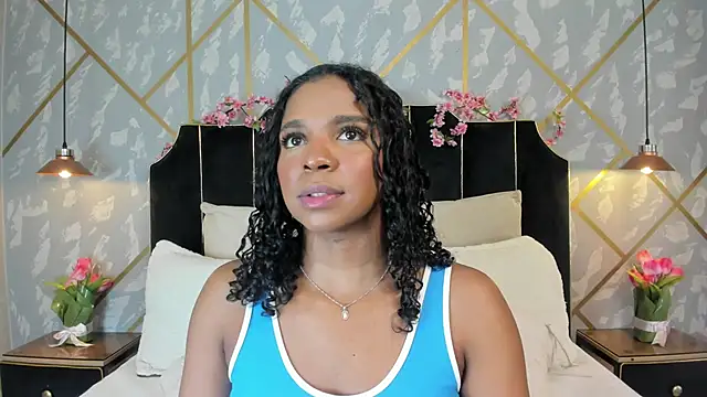 LisaMendez online show from April 21, 2026, 8:48 pm