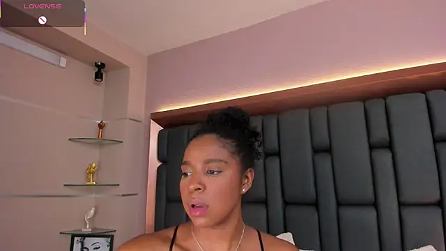 LisaMendez online show from March 21, 2026, 9:03 am