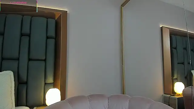 LisaMendez online show from February 28, 2026, 1:05 am