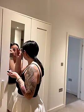 NikolUKx online show from October 15, 2025, 5:54 pm