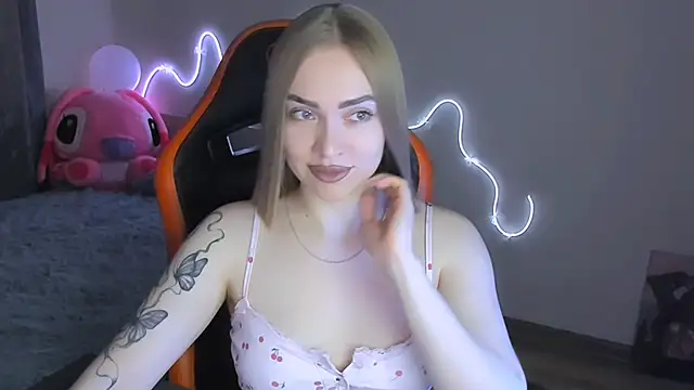 LaraKrein lk online show from February 12, 2026, 10:59 am