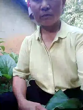 Snapshot of phlin1 chatting on May 25, 2026, 9:52 am phlin1 online show from May 25, 2026, 9:52 am