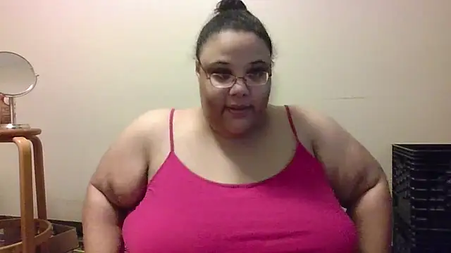 SexyBBW10790 online show from November 7, 2025, 2:10 pm
