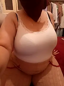 Snapshot of mayakhalyfaa chatting on October 13, 2025, 7:37 pm mayakhalyfaa online show from October 13, 2025, 7:37 pm