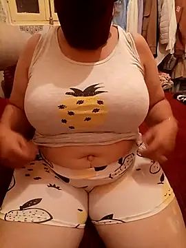 Snapshot of mayakhalyfaa chatting on October 8, 2025, 10:43 pm mayakhalyfaa online show from October 8, 2025, 10:43 pm