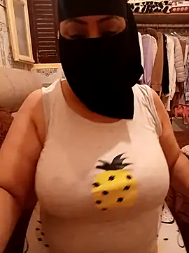 Snapshot of mayakhalyfaa chatting on September 13, 2025, 9:42 am mayakhalyfaa online show from September 13, 2025, 9:42 am