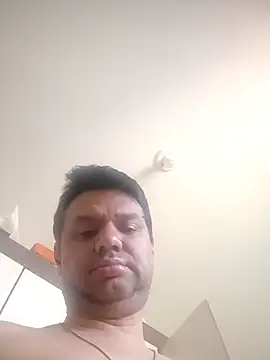 Snapshot of Crocante_Hot chatting on November 15, 2025, 3:27 pm Crocante Hot online show from November 15, 2025, 3:27 pm