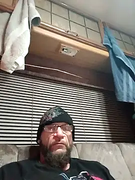 Snapshot of ShawnandDani7074 chatting on November 4, 2025, 2:15 am ShawnandDani7074 online show from November 4, 2025, 2:15 am