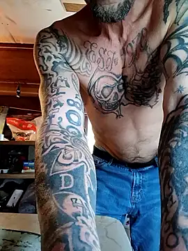 ShawnandDani7074 online show from January 13, 2026, 5:28 pm