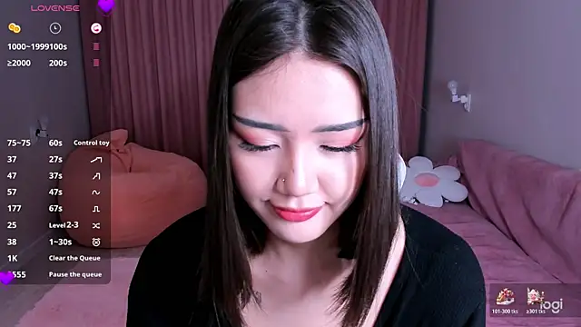 Momo Ayase  online show from December 16, 2025, 2:21 pm