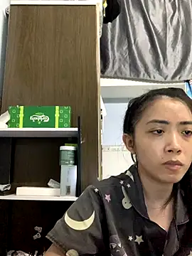 Snapshot of Minee1202 chatting on October 31, 2025, 4:42 am Minee1202 online show from October 31, 2025, 4:42 am