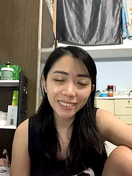 Snapshot of Minee1202 chatting on November 25, 2025, 12:44 am Minee1202 online show from November 25, 2025, 12:44 am