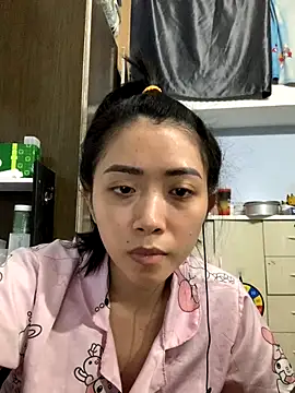 Snapshot of Minee1202 chatting on December 4, 2025, 4:22 am Minee1202 online show from December 4, 2025, 4:22 am