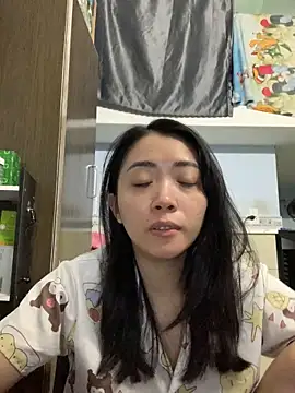 Snapshot of Minee1202 chatting on November 24, 2025, 12:43 am Minee1202 online show from November 24, 2025, 12:43 am