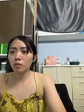 Snapshot of Minee1202 chatting on November 13, 2025, 9:35 am Minee1202 online show from November 13, 2025, 9:35 am