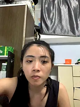 Snapshot of Minee1202 chatting on November 4, 2025, 5:00 am Minee1202 online show from November 4, 2025, 5:00 am