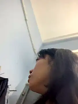 Snapshot of Minee1202 chatting on December 2, 2025, 12:44 am Minee1202 online show from December 2, 2025, 12:44 am