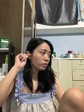 Snapshot of Minee1202 chatting on November 26, 2025, 12:43 am Minee1202 online show from November 26, 2025, 12:43 am