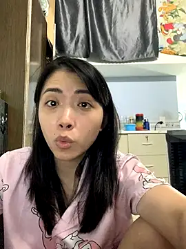 Snapshot of Minee1202 chatting on November 19, 2025, 12:43 am Minee1202 online show from November 19, 2025, 12:43 am