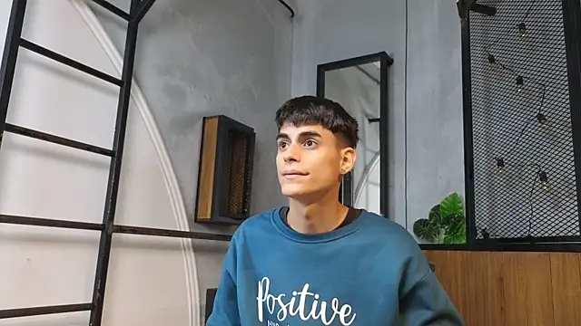 Snapshot of Dani_mc1 chatting on December 14, 2025, 11:49 am Dani mc1 online show from December 14, 2025, 11:49 am