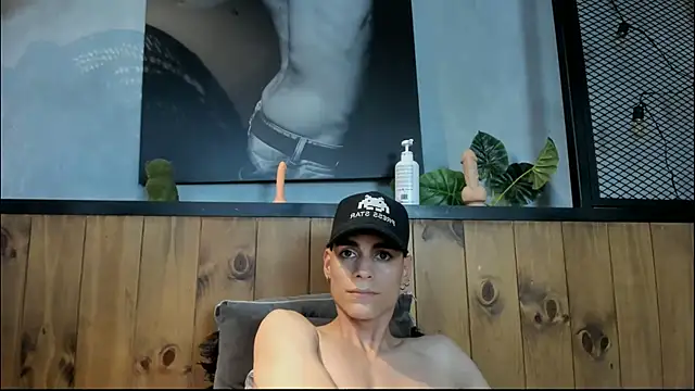 Snapshot of Dani_mc1 chatting on October 2, 2025, 11:30 pm Dani mc1 online show from October 2, 2025, 11:30 pm