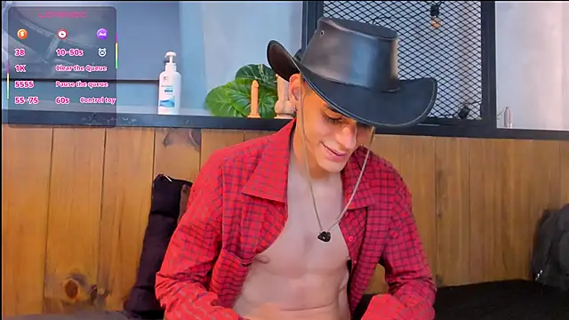 Snapshot of Dani_mc1 chatting on October 6, 2025, 11:27 pm Dani mc1 online show from October 6, 2025, 11:27 pm