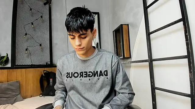 Snapshot of Dani_mc1 chatting on September 26, 2025, 11:17 am Dani mc1 online show from September 26, 2025, 11:17 am