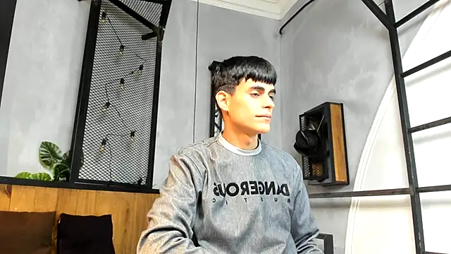 Snapshot of Dani_mc1 chatting on October 23, 2025, 11:31 am Dani mc1 online show from October 23, 2025, 11:31 am