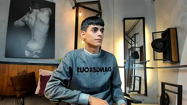 Snapshot of Dani_mc1 chatting on October 16, 2025, 11:29 am Dani mc1 online show from October 16, 2025, 11:29 am