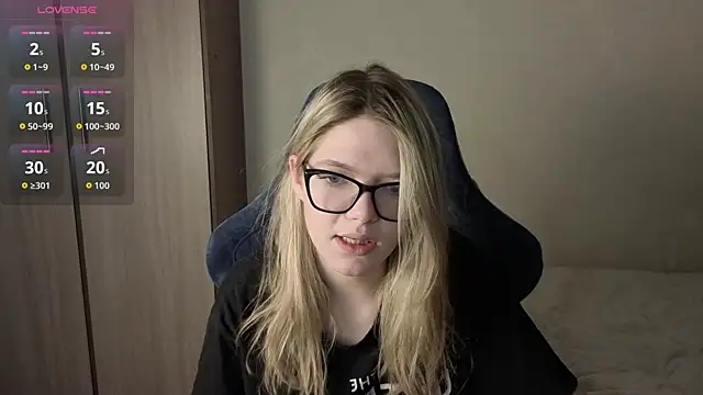 Snapshot of KatanaSVibe chatting on December 5, 2025, 3:10 pm KatanaSVibe online show from December 5, 2025, 3:10 pm